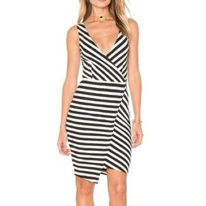 CUPCAKES AND CASHMERE Sheldon Striped Mini Dress L Black White Striped NWT